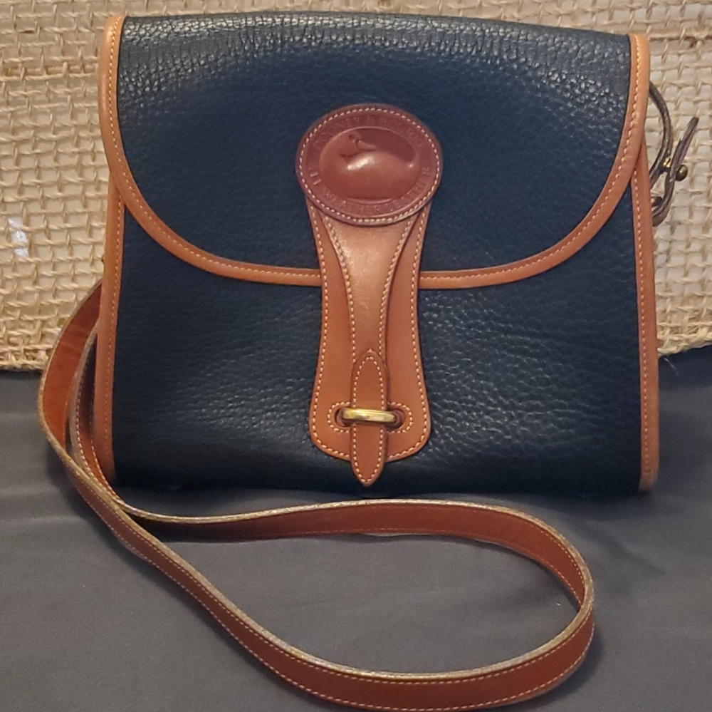 DOONEY AND BOURKE SHOULDER BAG